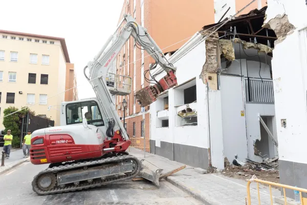 Cadersa Derribo Edificio Calle Vidal de Blanes Valencia