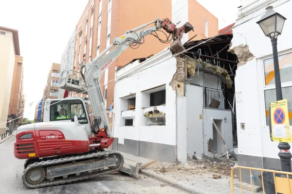 Cadersa Derribo Edificio Calle Vidal de Blanes Valencia